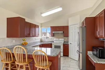 4024 W 4650 S, Roy, UT 84067 - Photo 10