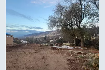 795 E Abby Ln #5, Bountiful, UT 84010 - Photo 2