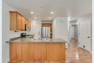 8121 N Plum Cir, Eagle Mountain, UT 84005 - Photo 8