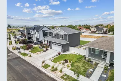 579 E Kings Lndg, Tooele, UT 84074 - Photo 2