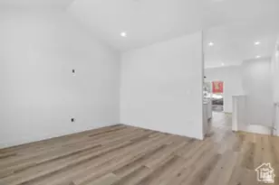 244 W Crescent Ln, Tooele, UT 84074 - Photo 4