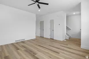 244 W Crescent Ln, Tooele, UT 84074 - Photo 4