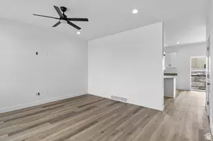 244 W Crescent Ln, Tooele, UT 84074 - Photo 4