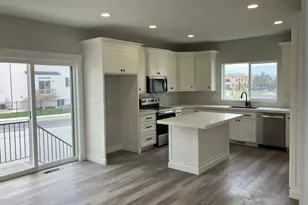 352 E Mistilake Ln, Draper, UT 84020 - Photo 6
