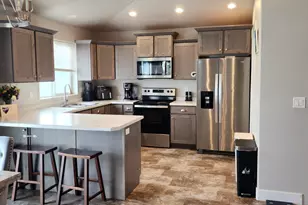 243 W Cowdery Dr, Grantsville, UT 84029 - Photo 16