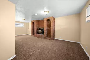 975 N Garnet St, Layton, UT 84041 - Photo 18