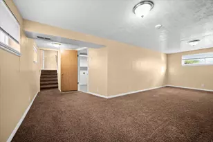 975 N Garnet St, Layton, UT 84041 - Photo 20