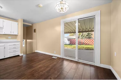 975 N Garnet St, Layton, UT 84041 - Photo 8