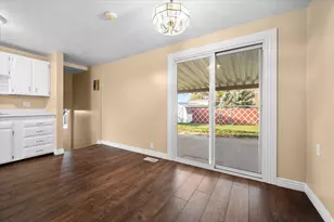 975 N Garnet St, Layton, UT 84041 - Photo 8