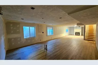 9095 S 1150 W, West Jordan, UT 84088 - Photo 10