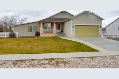 397 Triple Crown Way, Grantsville, UT 84029 - Photo 2