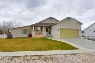 397 Triple Crown Way, Grantsville, UT 84029 - Photo 2