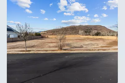 387 E Chateau Meadows Cir, Washington, UT 84780 - Photo 4