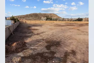 387 E Chateau Meadows Cir, Washington, UT 84780 - Photo 12