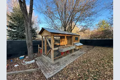 422 W Meadowbrook Dr, Ogden, UT 84404 - Photo 24