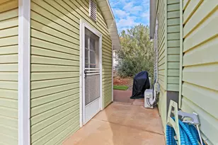 1150 W Red Hills Pkwy, Washington, UT 84780 - Photo 20