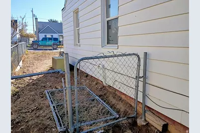 333 Denver Ave, East Carbon, UT 84520 - Photo 36