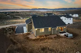 322 W Chukar Cir, Garden City, UT 84028 - Photo 2