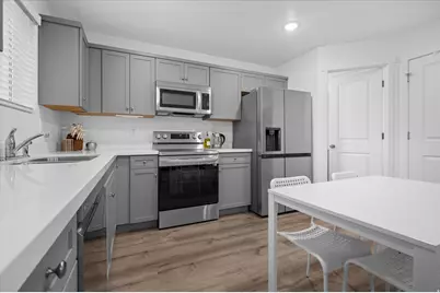 645 S Plum Creek Ln, Ogden, UT 84404 - Photo 4