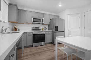 645 S Plum Creek Ln, Ogden, UT 84404 - Photo 4