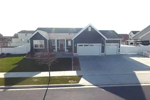 271 E Echo Ledge Dr S, Saratoga Springs, UT 84045 - Photo 2
