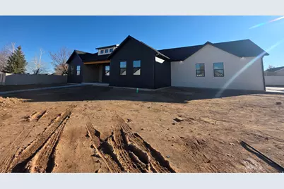 1205 W Grayhawk Loop, Roosevelt, UT 84066 - Photo 6