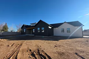 1205 W Grayhawk Loop, Roosevelt, UT 84066 - Photo 6