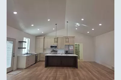 1205 W Grayhawk Loop, Roosevelt, UT 84066 - Photo 8