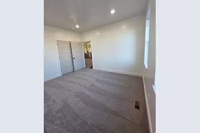 1205 W Grayhawk Loop, Roosevelt, UT 84066 - Photo 14