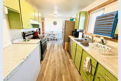 218 W 350 N, Vernal, UT 84078 - Photo 14