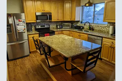 839 S 725 W, Orem, UT 84058 - Photo 4