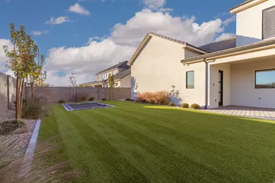 624 E Pine St, Washington, UT 84780 - Photo 8