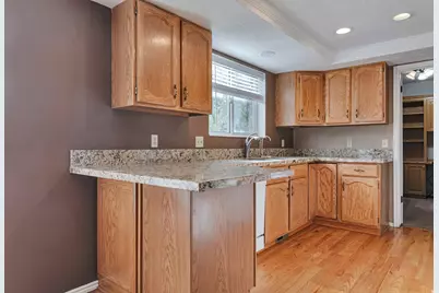 2113 W Surrey Cir, Taylorsville, UT 84129 - Photo 8