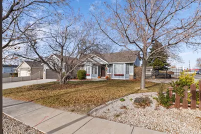 989 E Sandcrest Dr, Sandy, UT 84094 - Photo 2