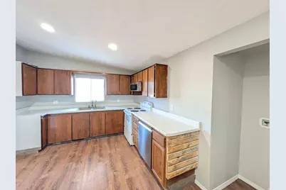 758 W 1000 S, Woods Cross, UT 84087 - Photo 8
