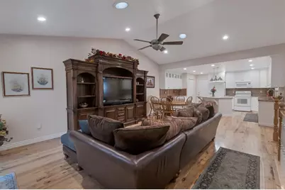 134 W Hidden Hollow Cir, Orem, UT 84058 - Photo 10