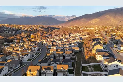 1379 E Petunia Ct, Layton, UT 84040 - Photo 6