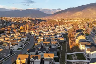 1379 E Petunia Ct, Layton, UT 84040 - Photo 6