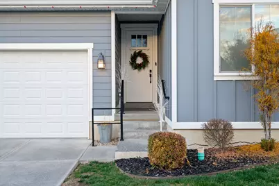 1379 E Petunia Ct, Layton, UT 84040 - Photo 4