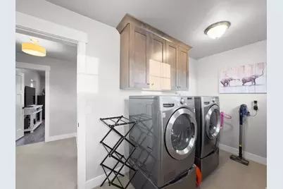 1379 E Petunia Ct, Layton, UT 84040 - Photo 24