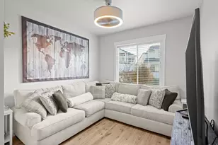 1379 E Petunia Ct, Layton, UT 84040 - Photo 8