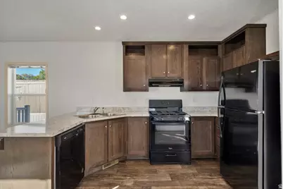 1500 N Angel St E #22, Layton, UT 84041 - Photo 6