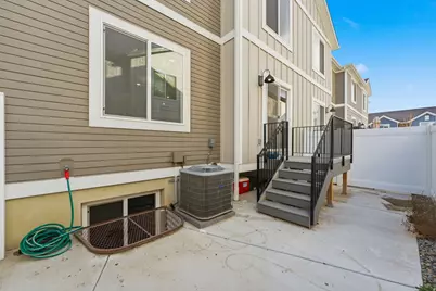 1721 E Eagle View Ln, Eagle Mountain, UT 84005 - Photo 34