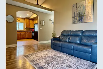 1526 E Shadow Dr, Eagle Mountain, UT 84005 - Photo 2