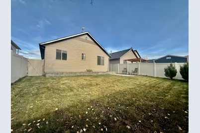 1526 E Shadow Dr, Eagle Mountain, UT 84005 - Photo 28