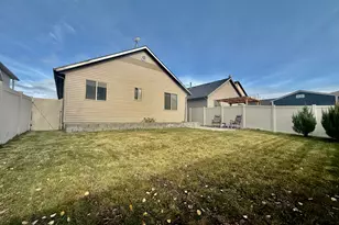 1526 E Shadow Dr, Eagle Mountain, UT 84005 - Photo 28