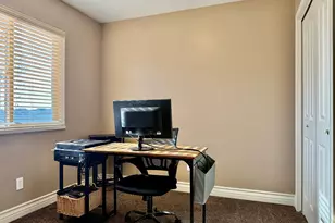 1526 E Shadow Dr, Eagle Mountain, UT 84005 - Photo 12