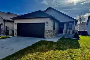 1526 E Shadow Dr, Eagle Mountain, UT 84005 - Photo 1