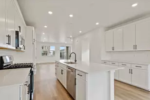 12686 S Lincoln Peak Lan, Herriman, UT 84096 - Photo 4