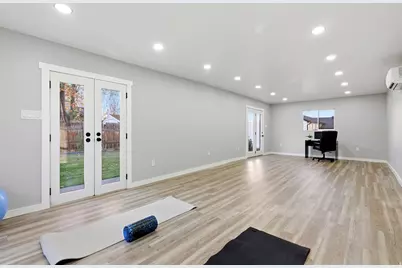 1972 E La Cresta Dr S, Cottonwood Heights, UT 84121 - Photo 32